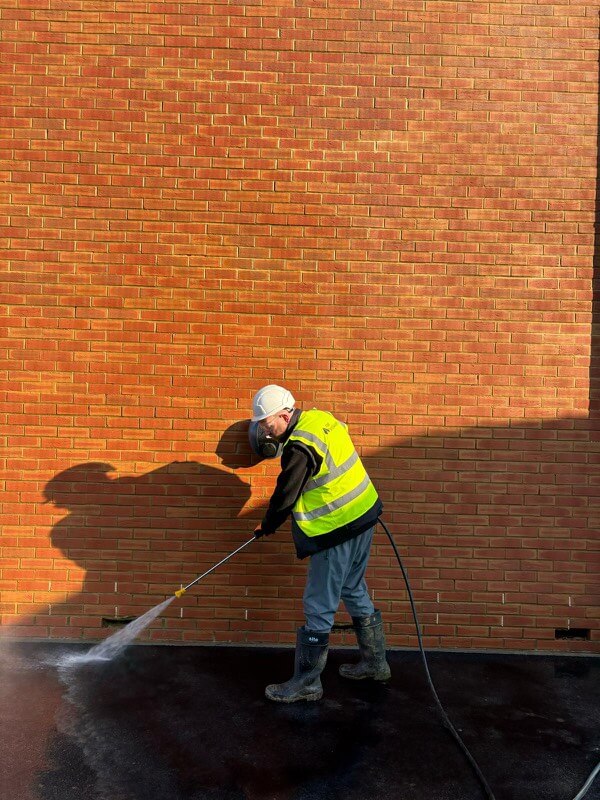 solar panel cleaning london
